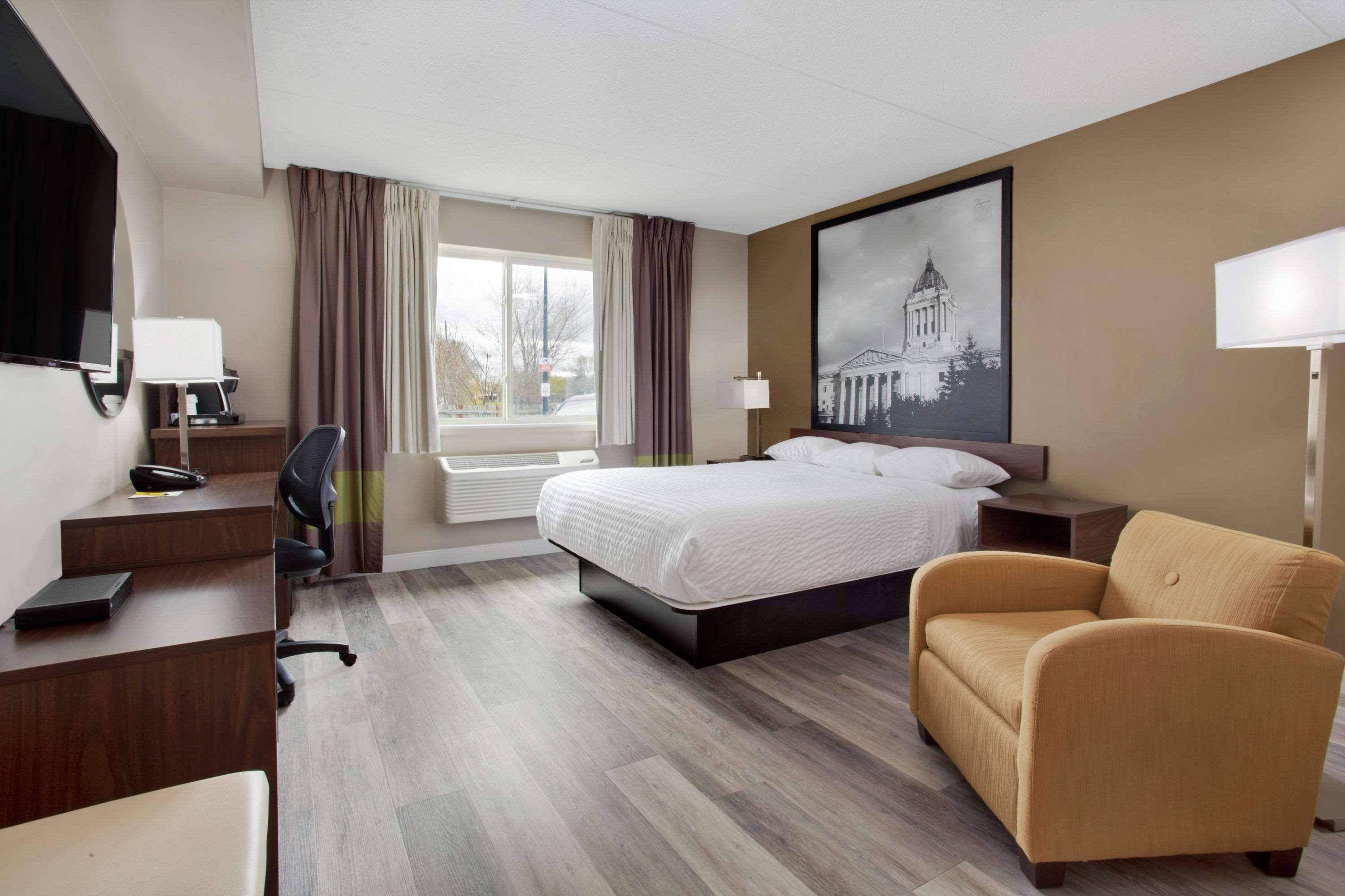 Super 8 By Wyndham Winnipeg West מראה חיצוני תמונה