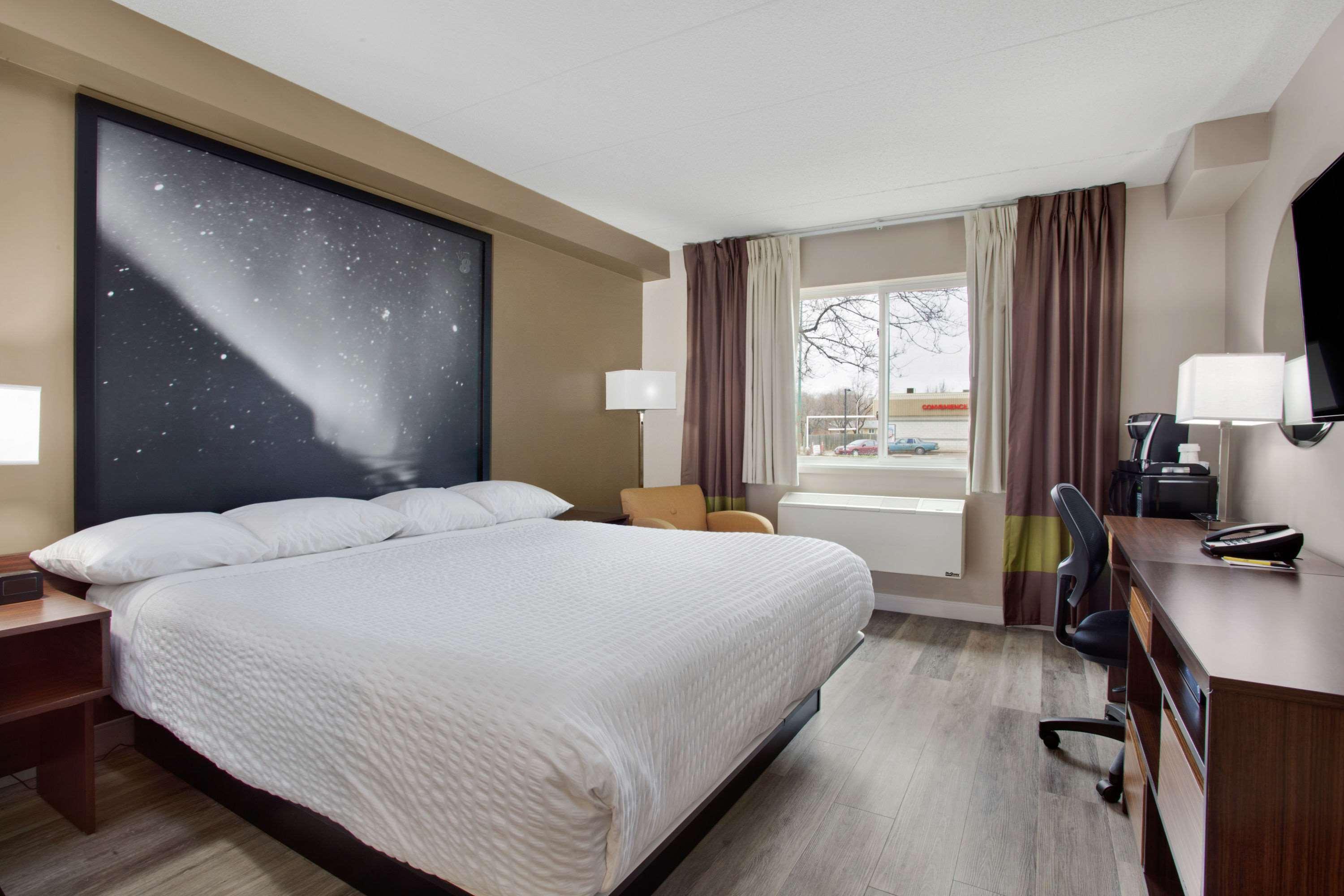 Super 8 By Wyndham Winnipeg West מראה חיצוני תמונה