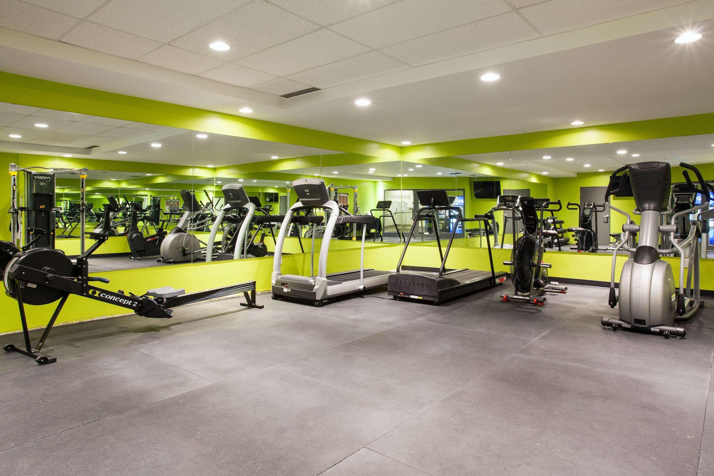Super 8 By Wyndham Winnipeg West מראה חיצוני תמונה