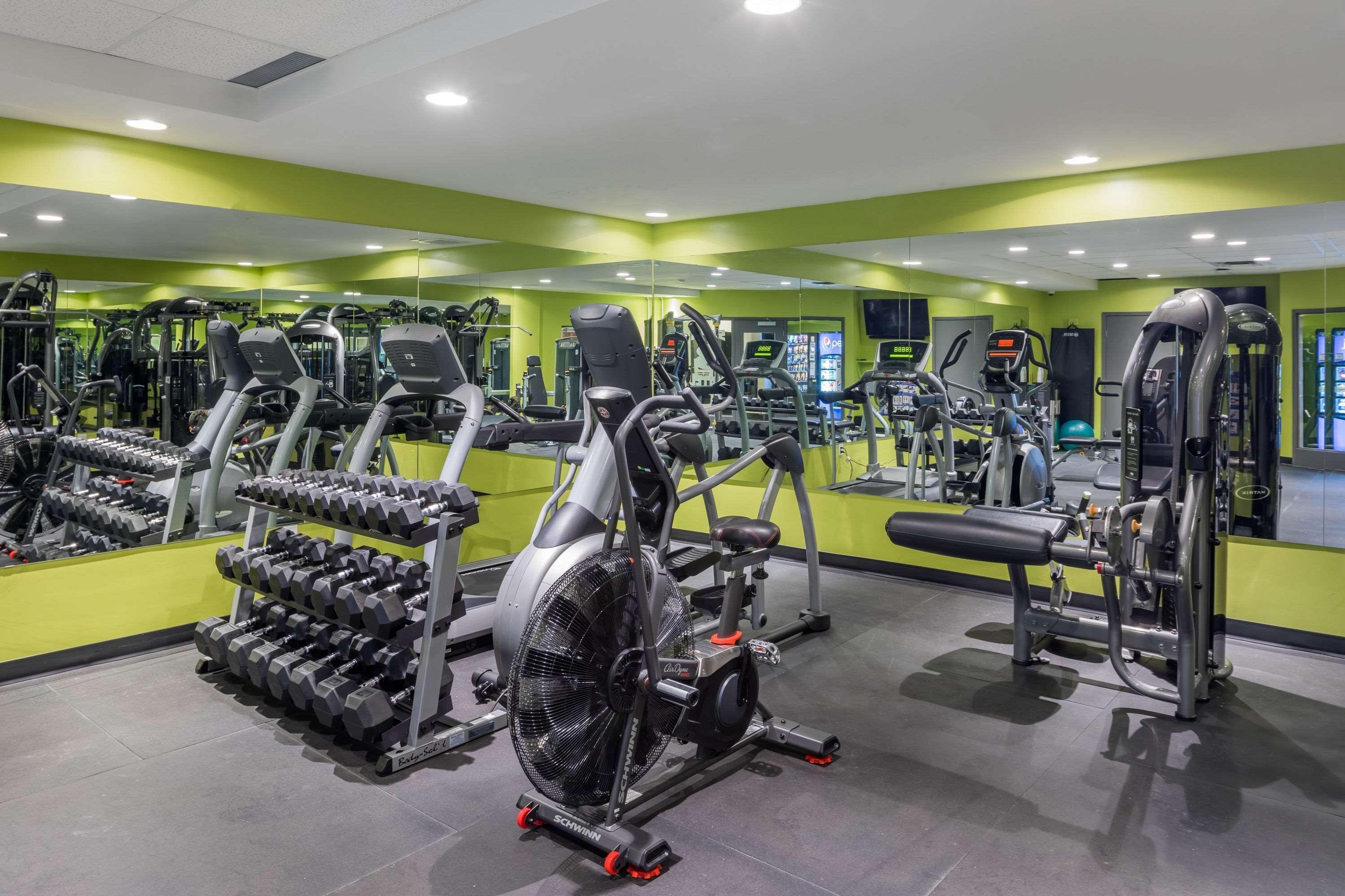 Super 8 By Wyndham Winnipeg West מראה חיצוני תמונה