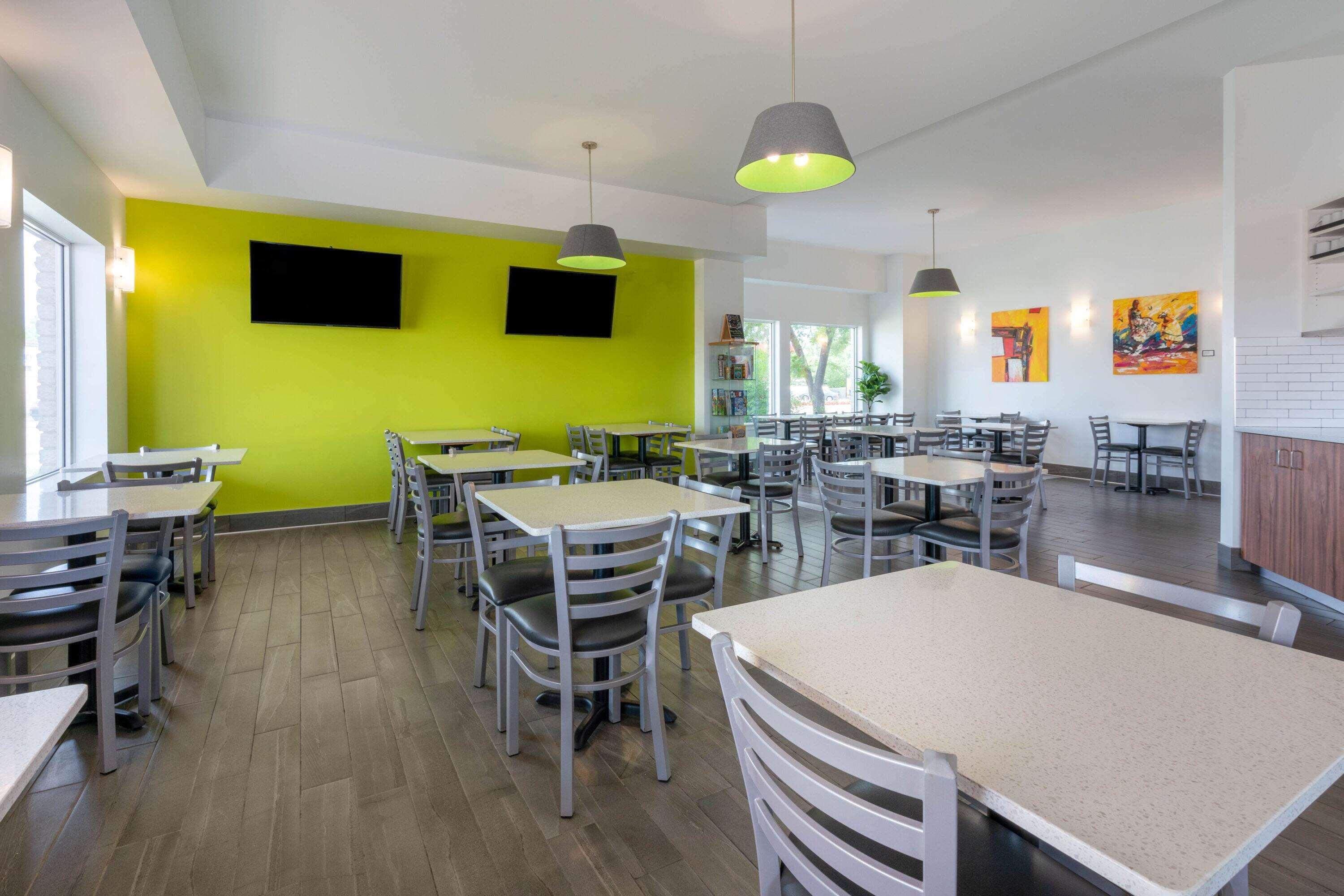 Super 8 By Wyndham Winnipeg West מראה חיצוני תמונה