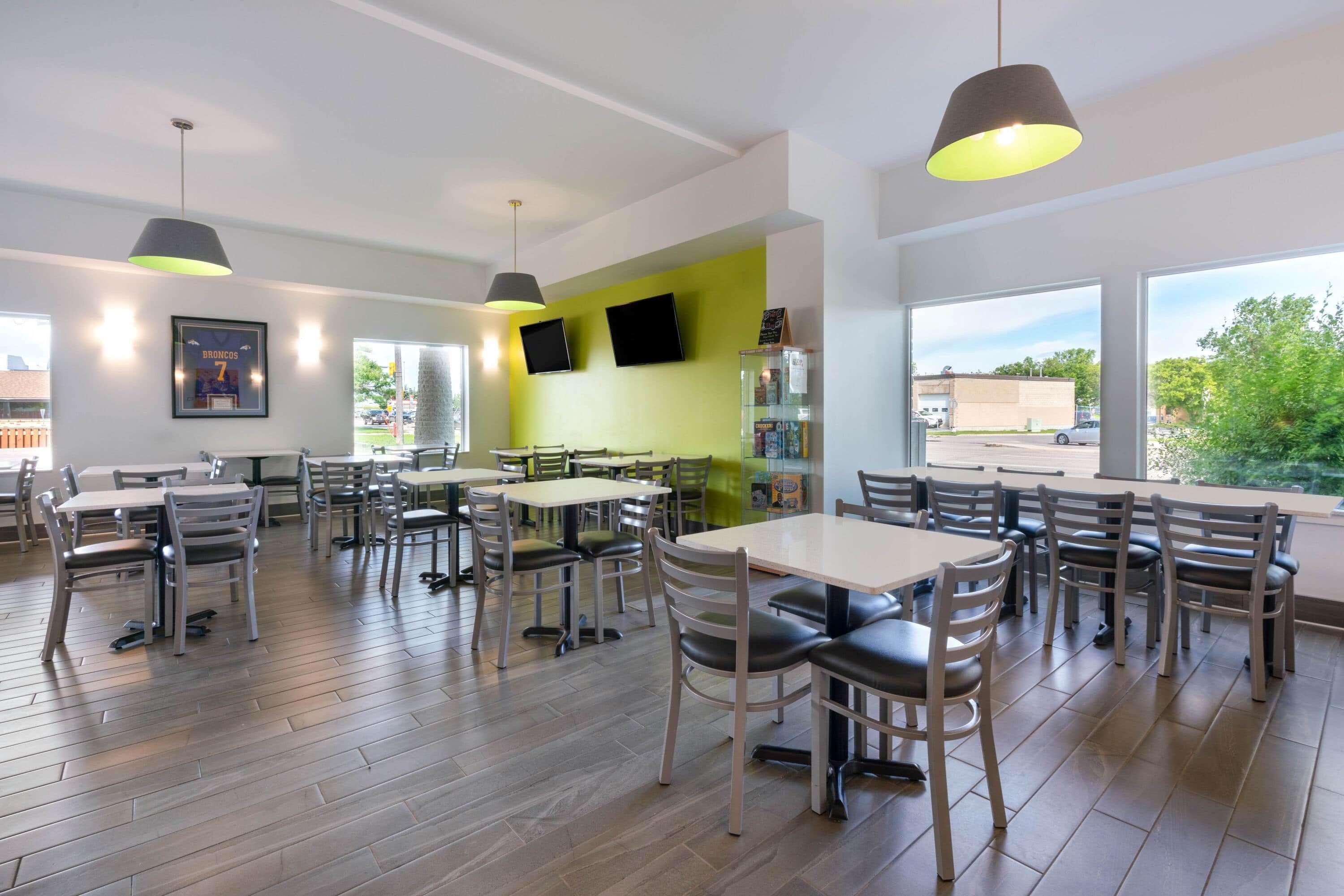 Super 8 By Wyndham Winnipeg West מראה חיצוני תמונה