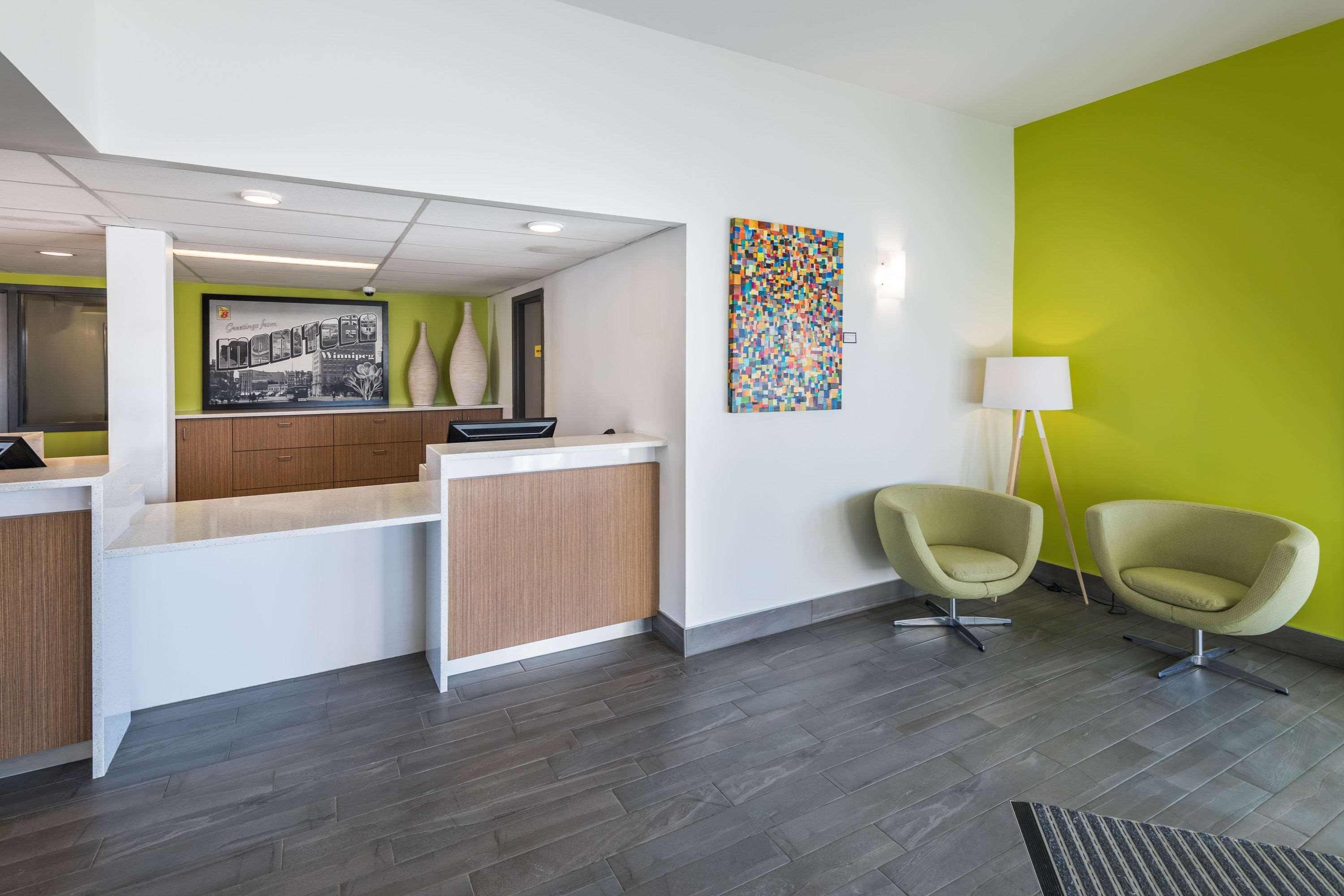 Super 8 By Wyndham Winnipeg West מראה חיצוני תמונה