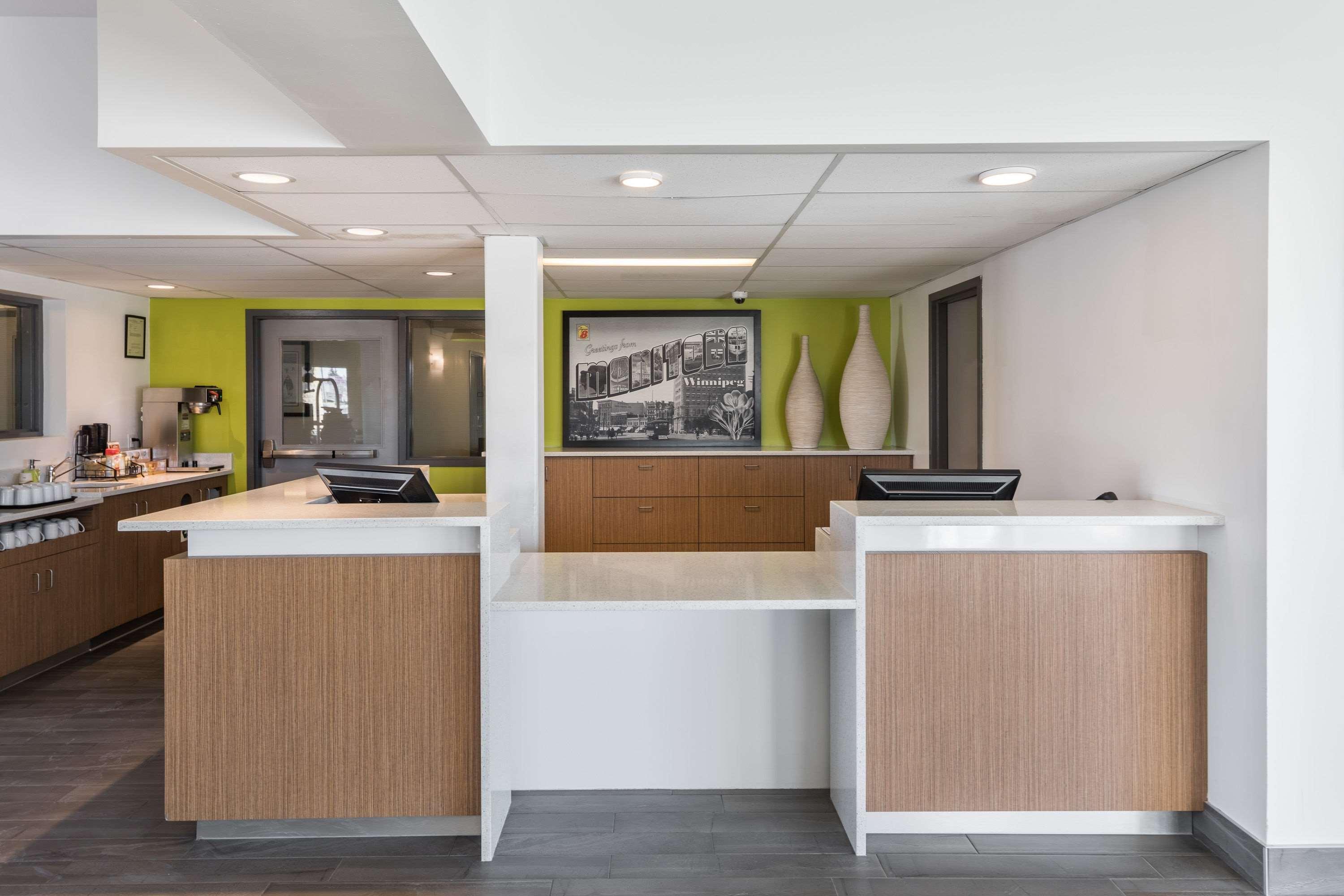 Super 8 By Wyndham Winnipeg West מראה חיצוני תמונה