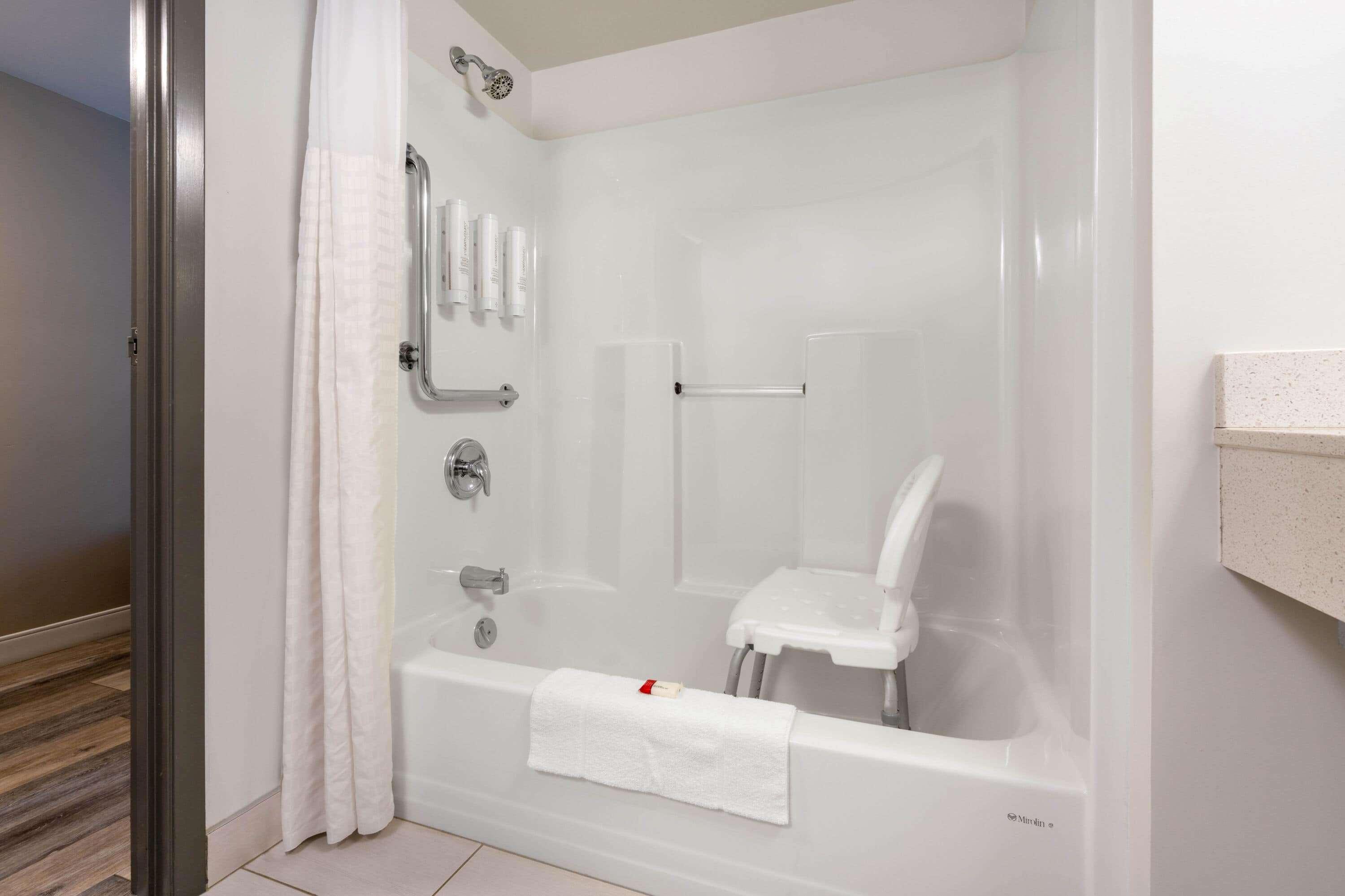 Super 8 By Wyndham Winnipeg West מראה חיצוני תמונה