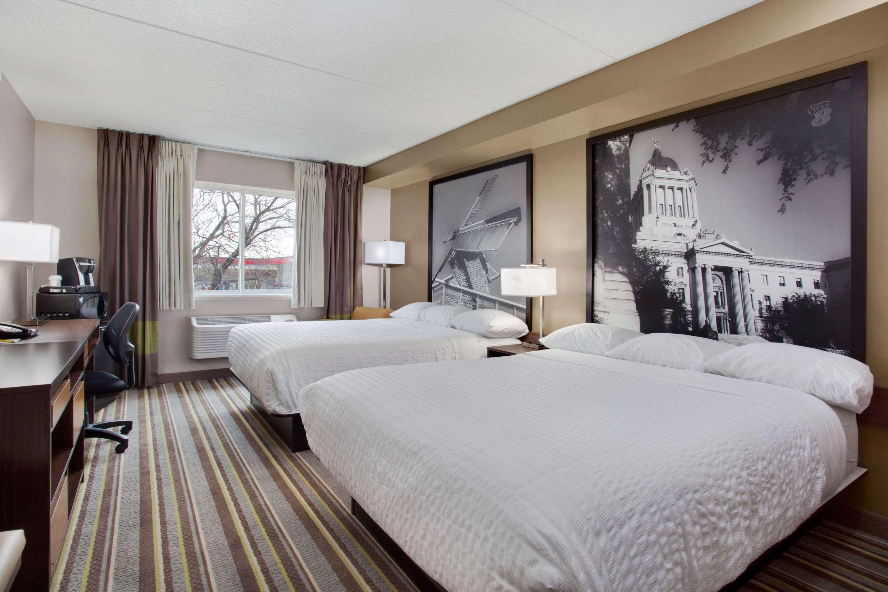 Super 8 By Wyndham Winnipeg West מראה חיצוני תמונה