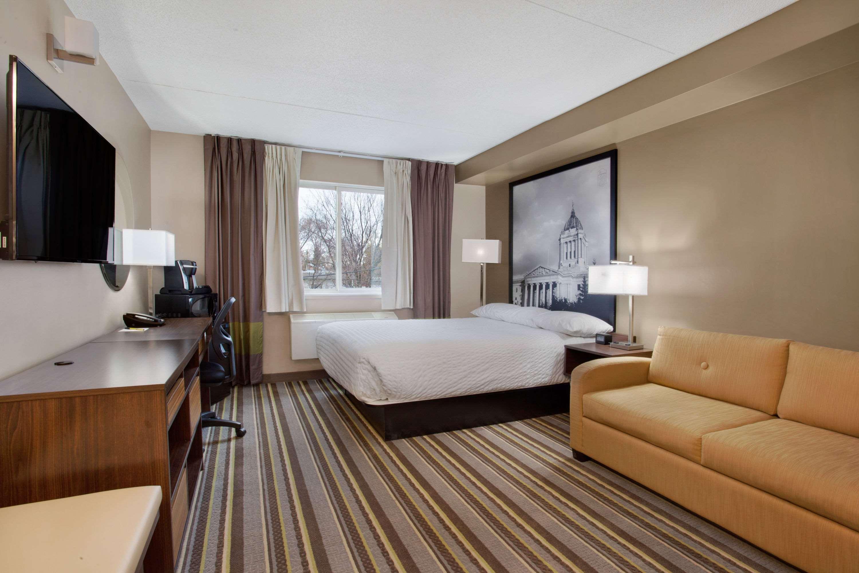 Super 8 By Wyndham Winnipeg West מראה חיצוני תמונה