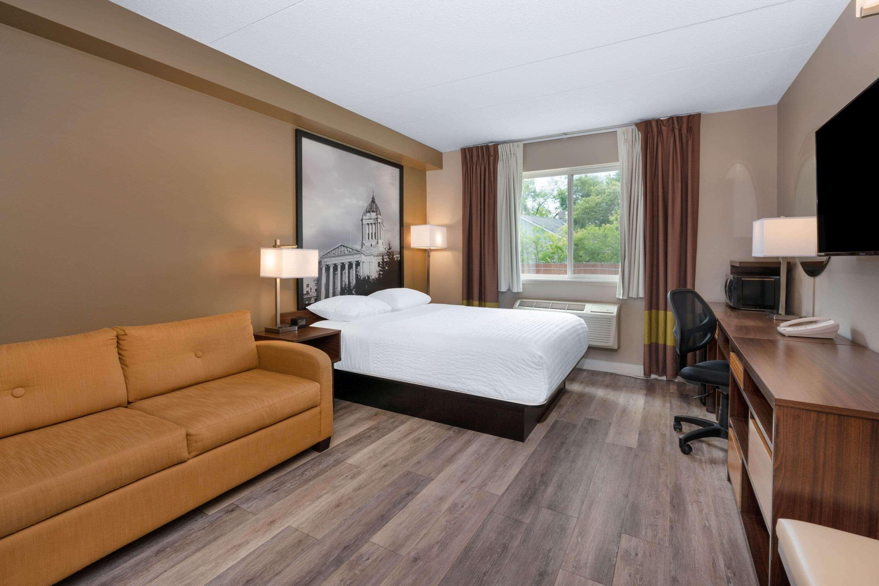 Super 8 By Wyndham Winnipeg West מראה חיצוני תמונה